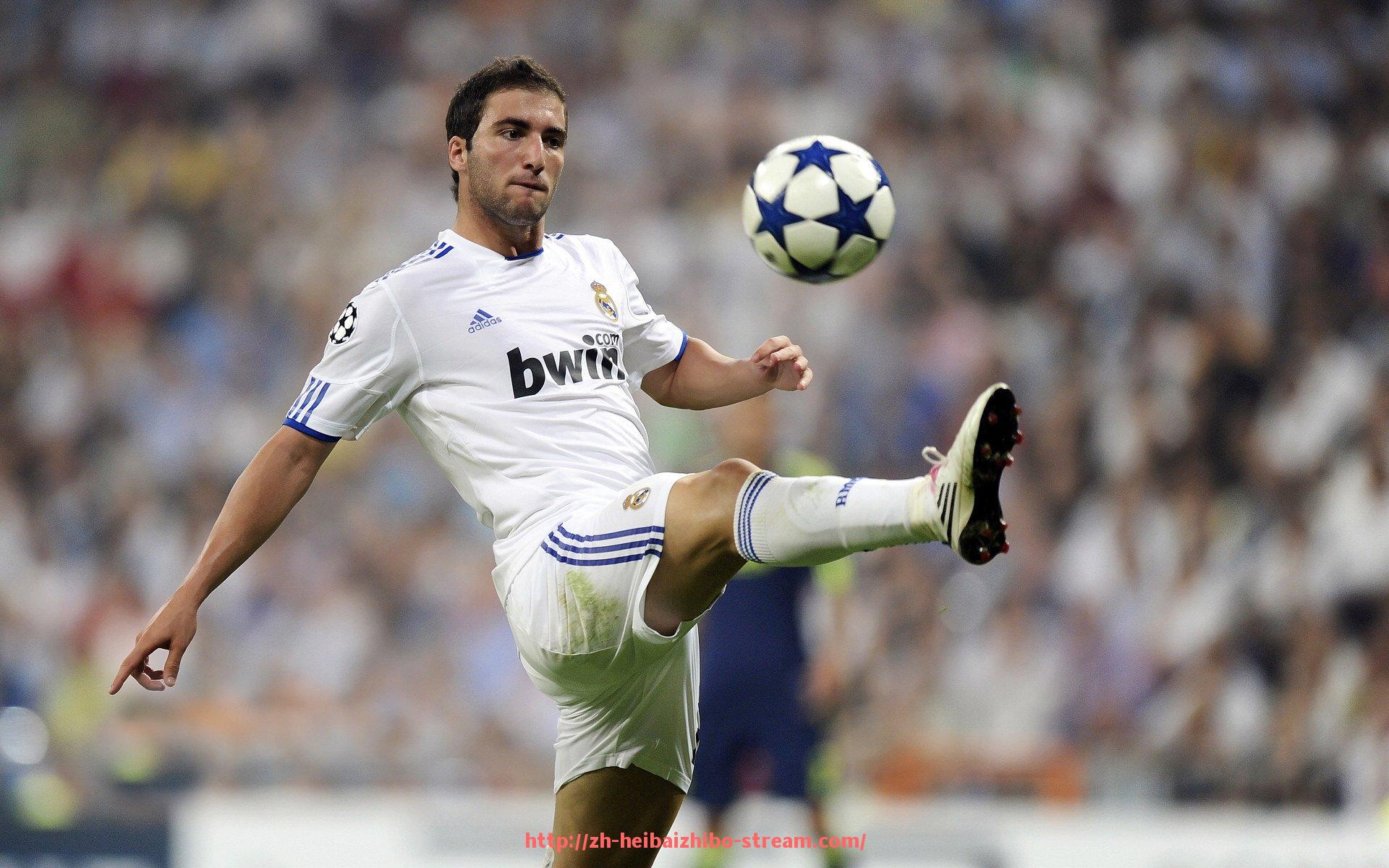 黑白体育直播-法甲经典比赛历史回放：球迷公认的五场最精彩对决解析